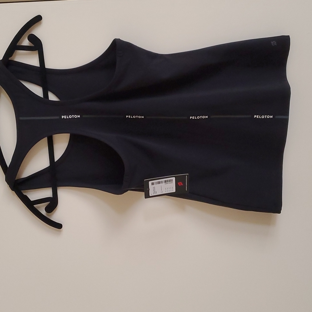 Racerback workout top - Picture 4 of 5